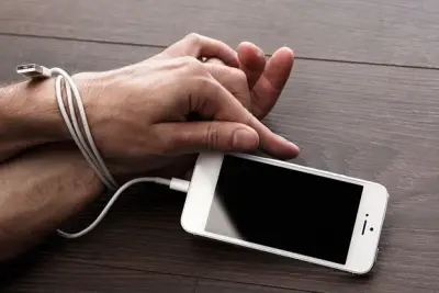 Telefona Bağımlı mıyız, Yoksa Alıştırıldık mı?